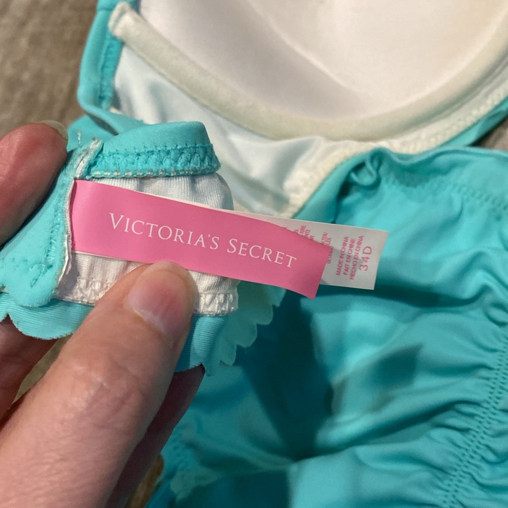 VICTORIA’s Secret bikini - Picture 7 of 9